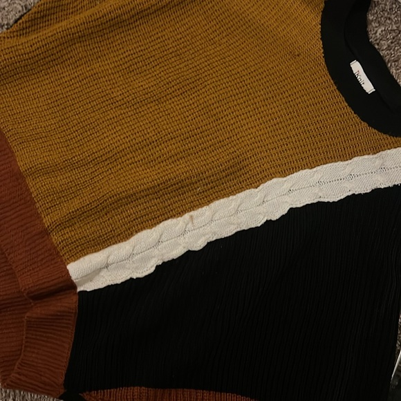 Sweater - Picture 3 of 3